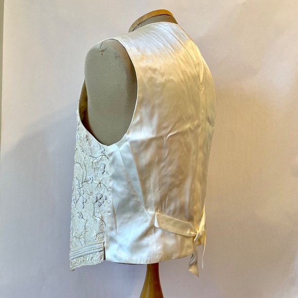 VINTAGE LIZ CLAIRBORN Beaded Embroidered Silk Vest Ivory Petite - Picture 10 of 14